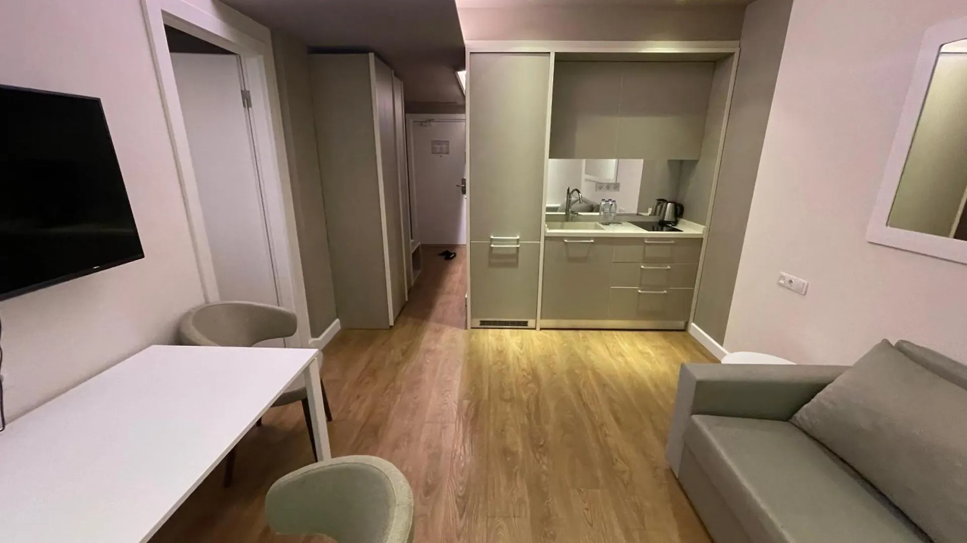 Del Mare Aparthotel Batumi 0*,  Georgia